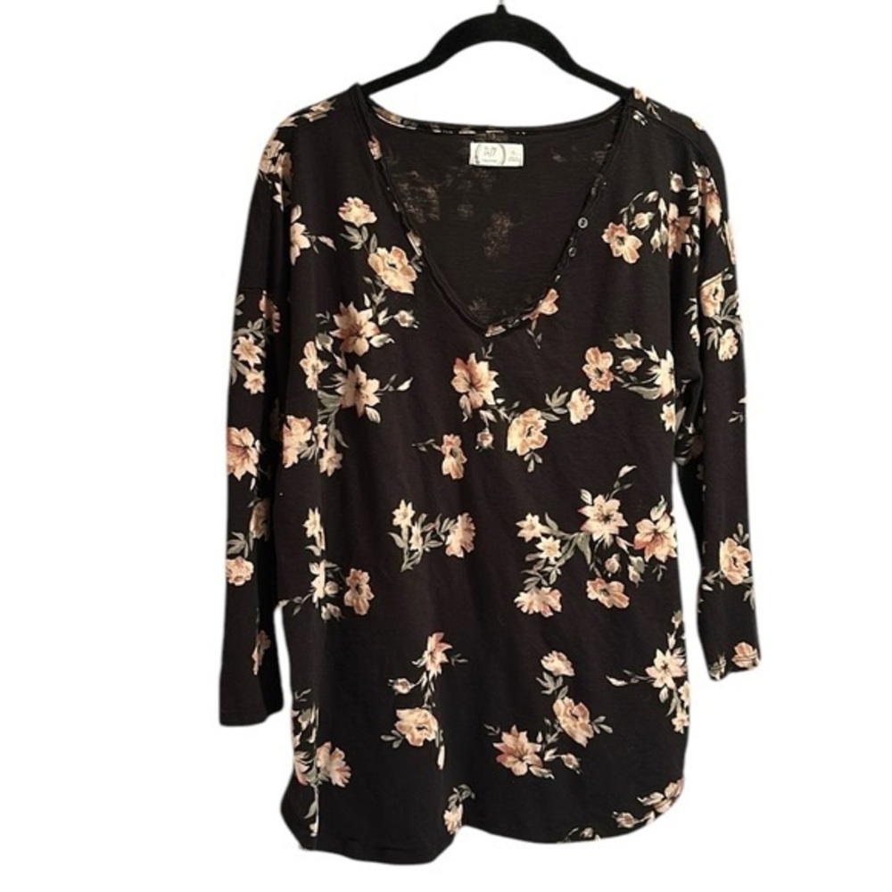 Maurices women’s 24/7 black floral long sleeved shirt Size XL